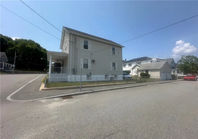 Homes for sale in Lincoln, RI | 105 Winter St, Lincoln, RI 02838 | MLS# 1416794