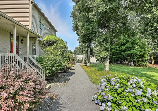 3rd image of 2705 Pinewood Dr, Smithfield, RI 02917 | MLS# 1416793
