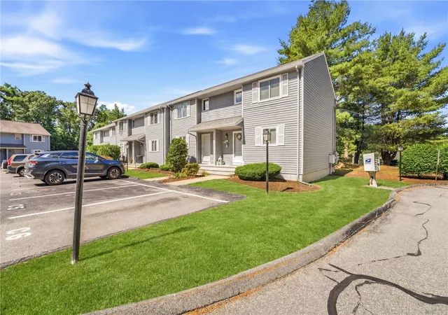 Homes for sale in Warwick, RI | 479 Providence St #C5, Warwick, RI 02886 | MLS# 1416854
