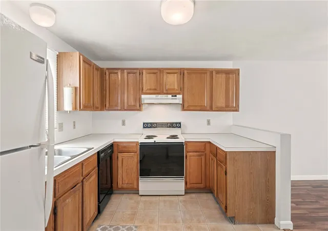 Homes for sale in Warwick, RI | 479 Providence St #C5, Warwick, RI 02886 | MLS# 1416854