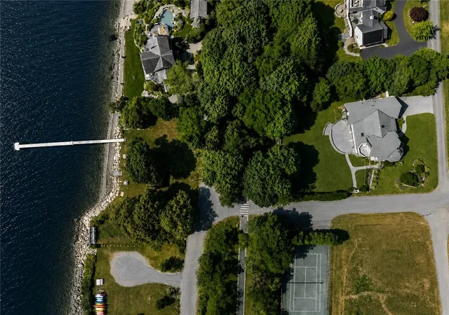 Homes for sale in Bristol, RI | 19 Ledge Rd, Bristol, RI 02809 | MLS# 1416513