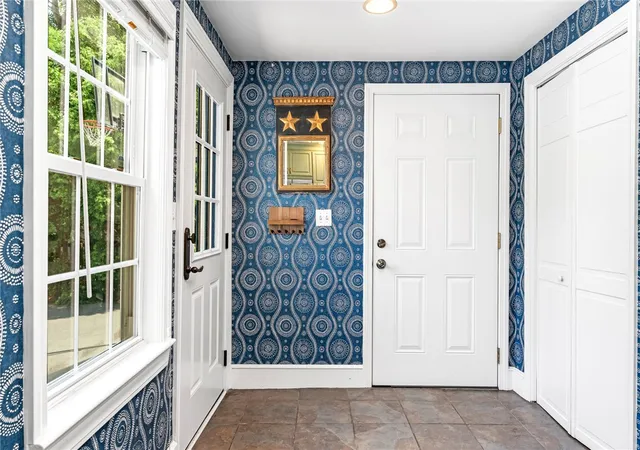 4th image of 134 Ferry Ln, Barrington, RI 02806 | MLS# 1416293