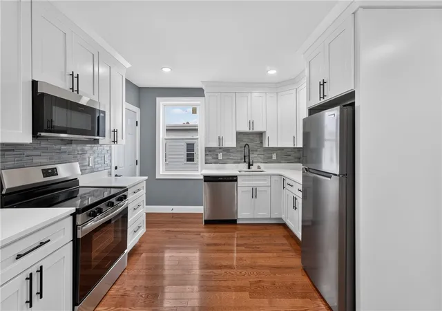 2nd image of 100 Knight St #5, Providence, RI 02909 | MLS# 1416766