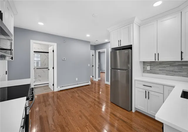 4th image of 100 Knight St #6, Providence, RI 02909 | MLS# 1416885