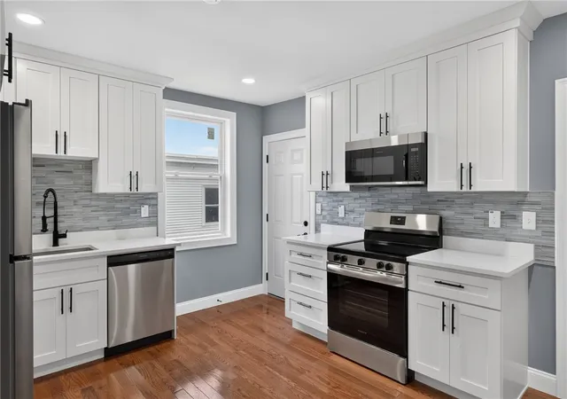 5th image of 100 Knight St #6, Providence, RI 02909 | MLS# 1416885