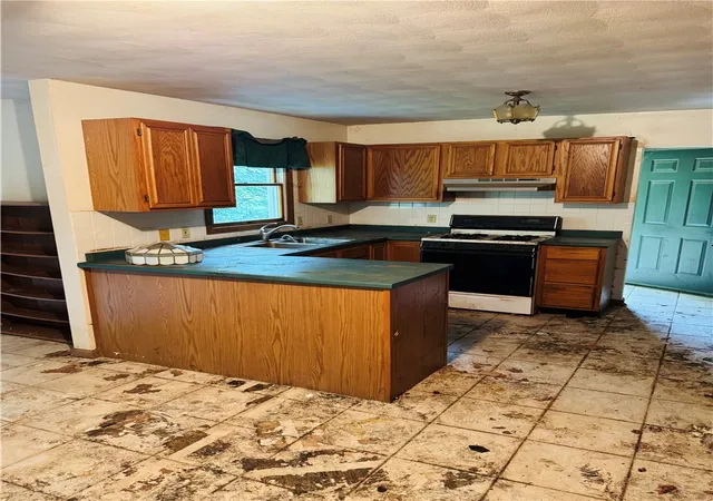 3rd image of 1851 Atwood Ave, Johnston, RI 02919 | MLS# 1416640