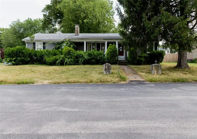 Homes for sale in Smithfield, RI | 12 Cypress Dr, Smithfield, RI 02828 | MLS# 1416795