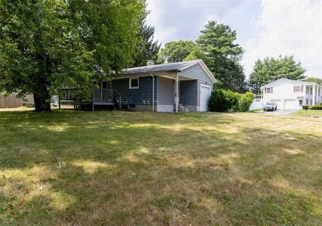 Homes for sale in Smithfield, RI | 12 Cypress Dr, Smithfield, RI 02828 | MLS# 1416795