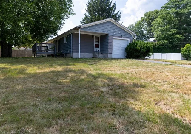 Homes for sale in Smithfield, RI | 12 Cypress Dr, Smithfield, RI 02828 | MLS# 1416795