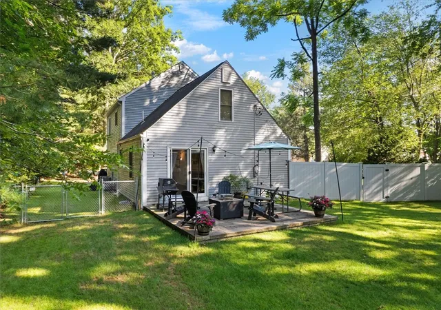 Homes for sale in Smithfield, RI | 47 Smith Ave, Smithfield, RI 02828 | MLS# 1415761