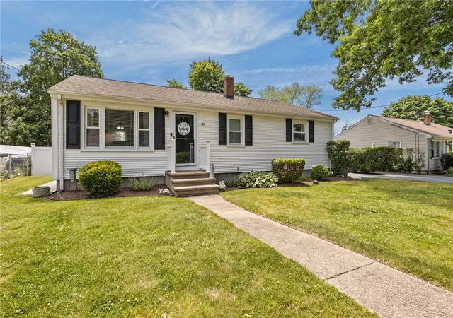 Homes for sale in Cumberland, RI | 33 Fairhaven Rd, Cumberland, RI 02864 | MLS# 1416861