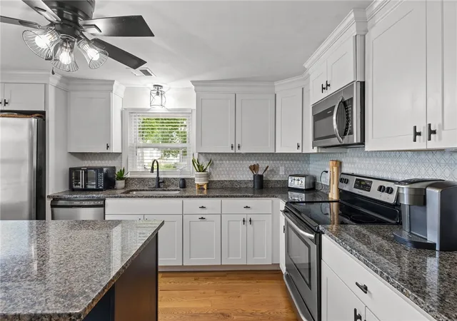 Homes for sale in Cumberland, RI | 33 Fairhaven Rd, Cumberland, RI 02864 | MLS# 1416861