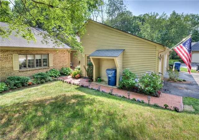 4th image of 123 Pine Glen Dr, East Greenwich, RI 02818 | MLS# 1416849