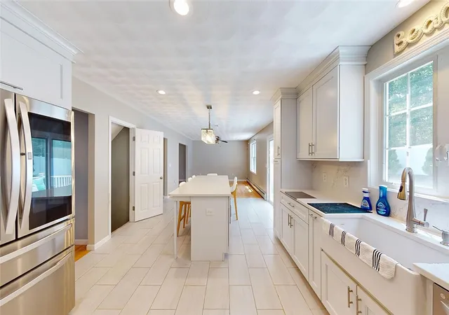 Homes for sale in Coventry, RI | 10 Kiley Wy, Coventry, RI 02816 | MLS# 1416694