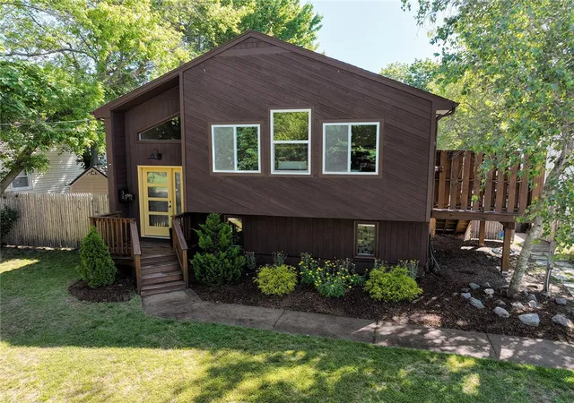 Homes for sale in Warwick, RI | 38 Vanstone Ave, Warwick, RI 02889 | MLS# 1415454