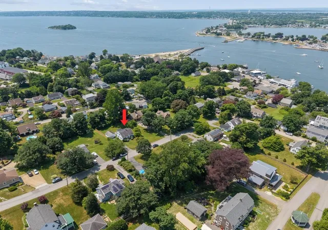 Homes for sale in Tiverton, RI | 83 South Ave, Tiverton, RI 02878 | MLS# 1416452