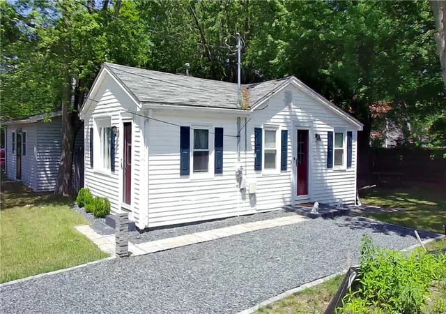 Photo 3 of Sale Pending at 69 Kenway Ave, Warwick, RI 02889 | MLS# 1416486 | Listing updated on 2026-08-13