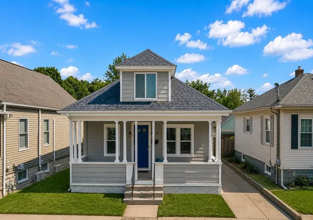Homes for sale in East Providence, RI | 139 Fort St, East Providence, RI 02914 | MLS# 1417032