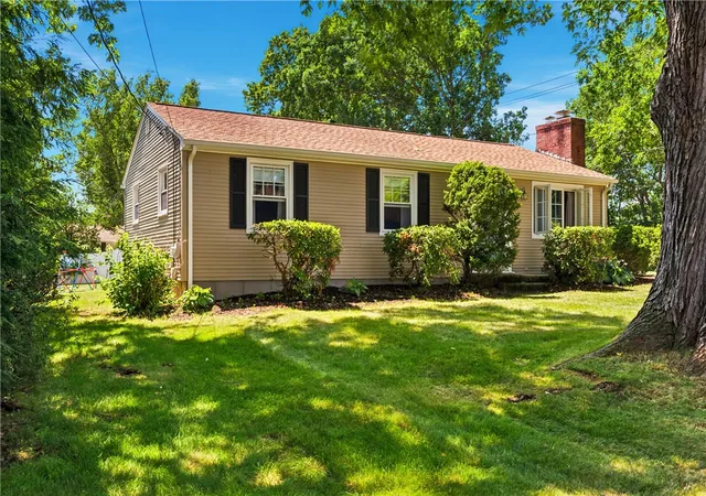 Homes for sale in Cumberland, RI | 1 Teakwood Dr, Cumberland, RI 02864 | MLS# 1416966
