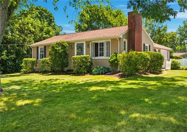 Homes for sale in Cumberland, RI | 1 Teakwood Dr, Cumberland, RI 02864 | MLS# 1416966