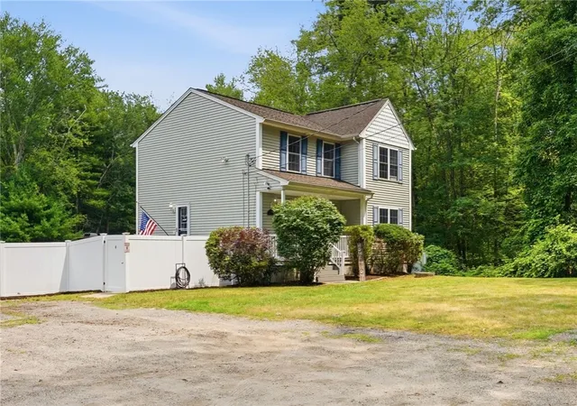 Homes for sale in Coventry, RI | 859 Knotty Oak Rd, Coventry, RI 02816 | MLS# 1417018