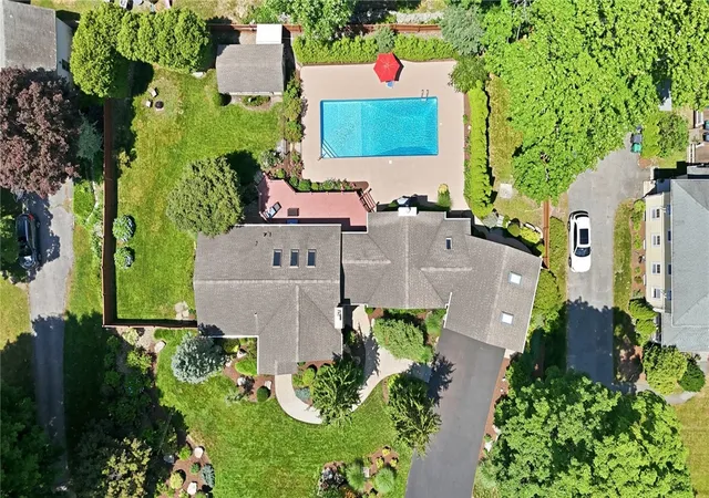 4th image of 45 Newton Ave, Warwick, RI 02889 | MLS# 1416490
