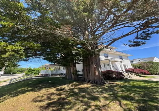 3rd image of 2249 Cranston St, Cranston, RI 02920 | MLS# 1417080