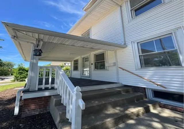 5th image of 2249 Cranston St, Cranston, RI 02920 | MLS# 1417080