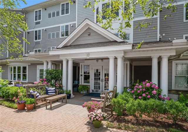 Homes for sale in Tiverton, RI | 71 Starboard Dr #360, Tiverton, RI 02878 | MLS# 1417016