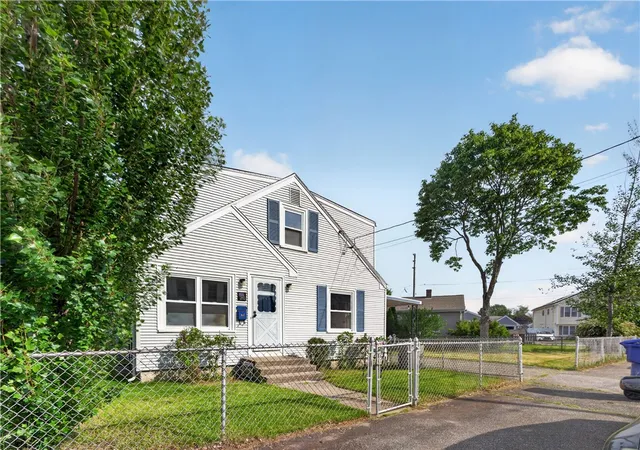 Homes for sale in Pawtucket, RI | 28 Hazard St, Pawtucket, RI 02860 | MLS# 1417108