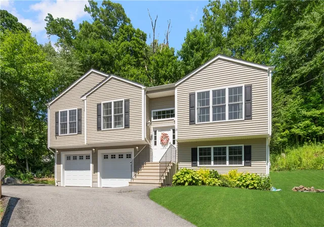 Homes for sale in Cumberland, RI | 15 Birch Rd, Cumberland, RI 02864 | MLS# 1417008