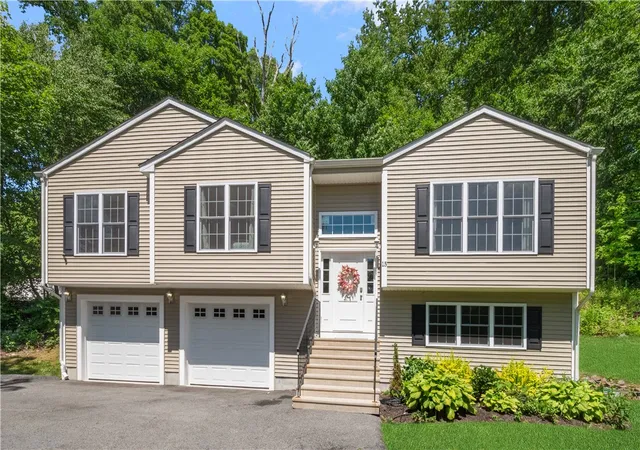 Homes for sale in Cumberland, RI | 15 Birch Rd, Cumberland, RI 02864 | MLS# 1417008