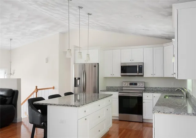 Homes for sale in Cumberland, RI | 15 Birch Rd, Cumberland, RI 02864 | MLS# 1417008