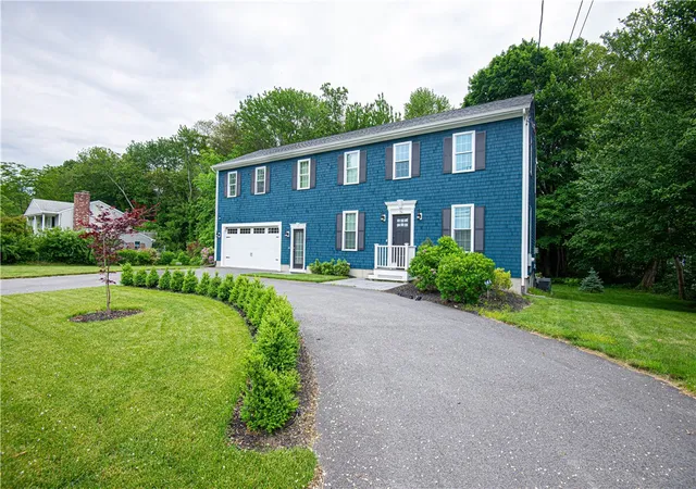 Homes for sale in Barrington, RI | 34 Washington Rd, Barrington, RI 02806 | MLS# 1417140