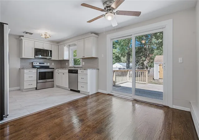 2nd image of 132 Potowomut Rd, Warwick, RI 02818 | MLS# 1417132