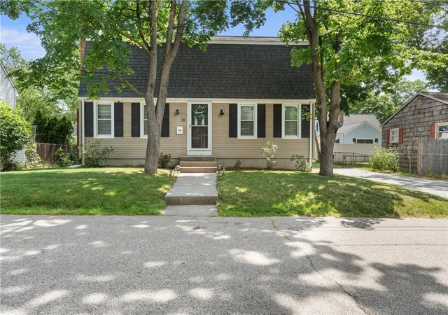 3rd image of 21 Bailey St, East Providence, RI 02916 | MLS# 1417155