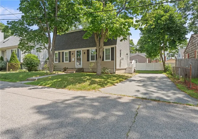 5th image of 21 Bailey St, East Providence, RI 02916 | MLS# 1417155
