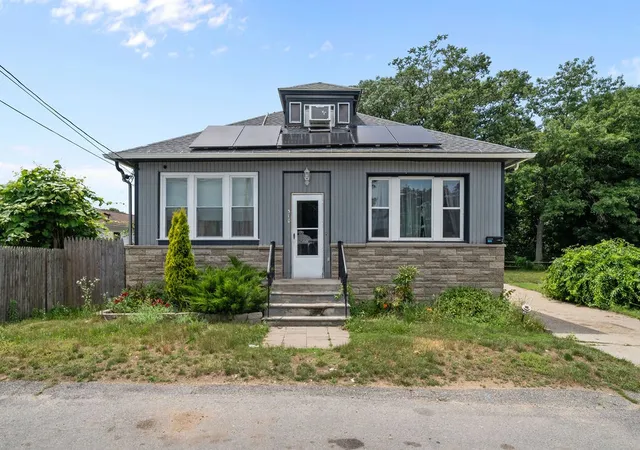 Homes for sale in North Providence, RI | 310 Langdon St, North Providence, RI 02904 | MLS# 1416608