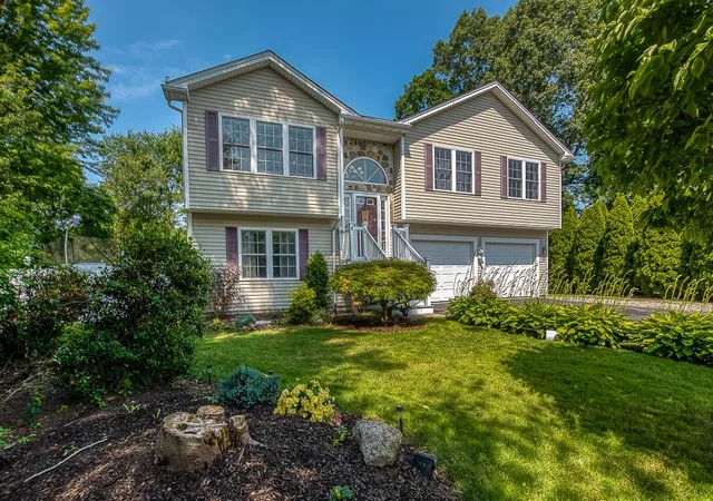 5th image of 57 Mckay Ct, Warwick, RI 02889 | MLS# 1416998