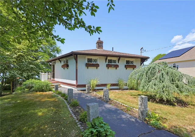 Photo 3 of Sale Pending at 213 Seaside Dr, Jamestown, RI 02835 | MLS# 1416828 | Listing updated on 2026-08-03