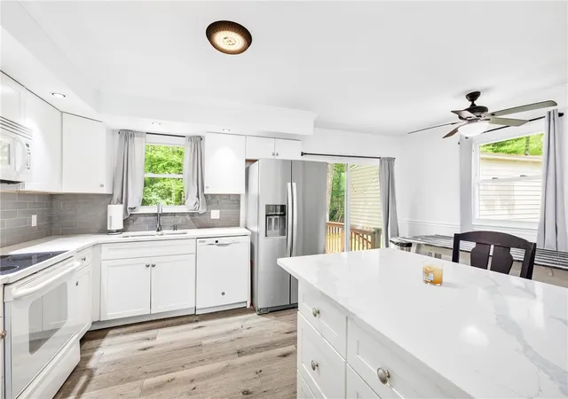 Homes for sale in Glocester, RI | 210 Keach Pond Dr, Glocester, RI 02814 | MLS# 1417160