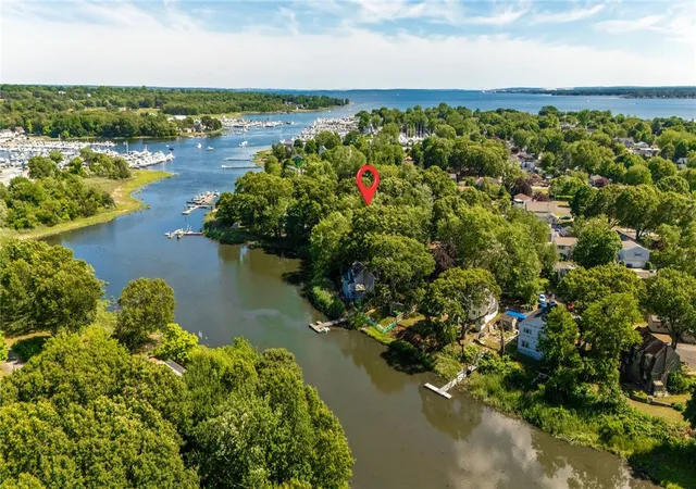39th image of 11 N Shore St, Warwick, RI 02889 | MLS# 1416656
