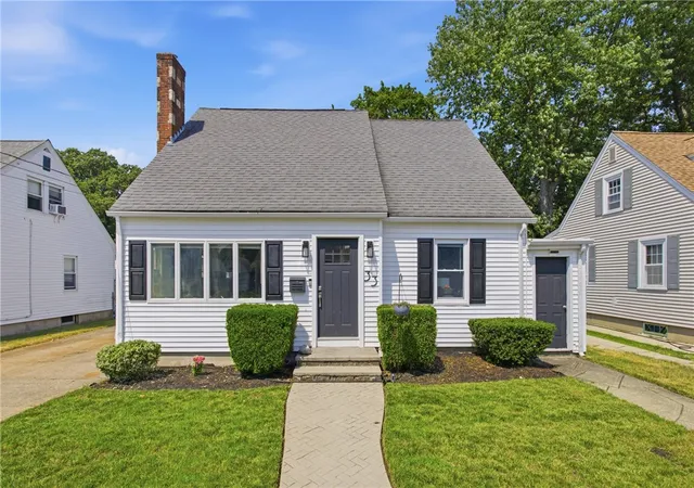 Homes for sale in Cranston, RI | 33 Sunset Ter, Cranston, RI 02905 | MLS# 1416867