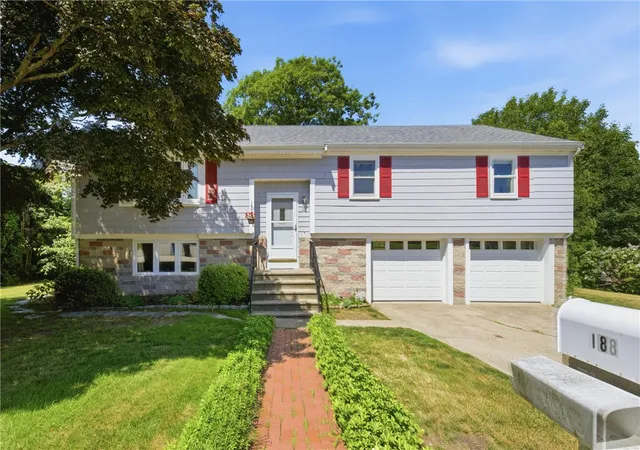 27th image of 18 Continental Dr, Middletown, RI 02842 | MLS# 1417136
