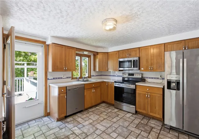Homes for sale in Middletown, RI | 18 Continental Dr, Middletown, RI 02842 | MLS# 1417136