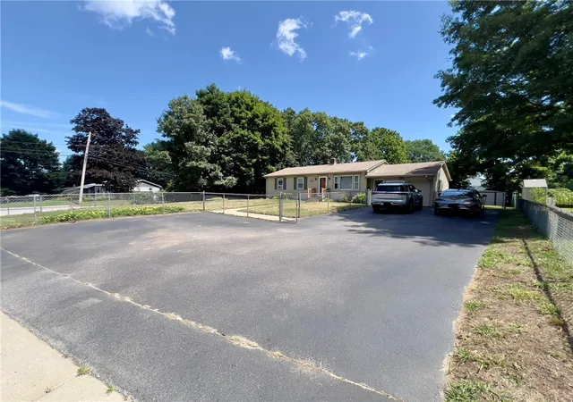 2nd image of 426 Arnold Rd, Coventry, RI 02816 | MLS# 1416943