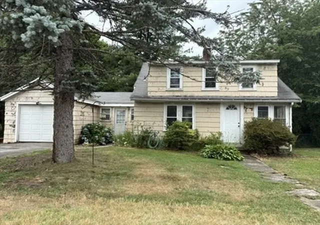 Photo 2 of Single family home for sale at 2 Barden Ln, Warren, RI 02885 | MLS# 1417212 | Listing updated on 2026-08-19