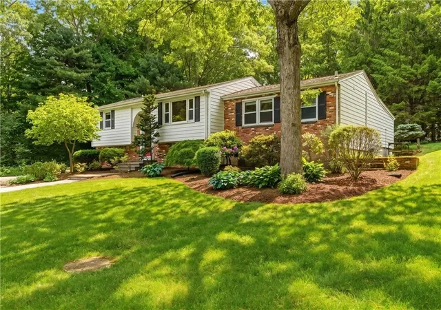 1st image of 8 Ledgemont Dr, Lincoln, RI 02865 | MLS# 1417069