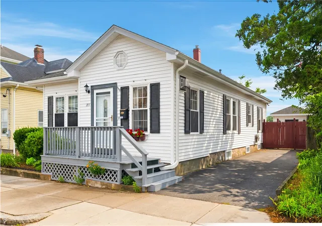41st image of 195 Elmore Ave, Woonsocket, RI 02895 | MLS# 1416136