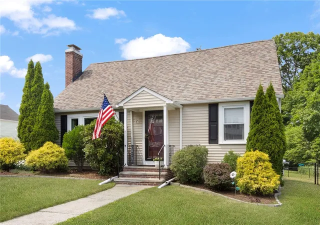 2nd image of 25 Leroy Ave, Warwick, RI 02889 | MLS# 1417220